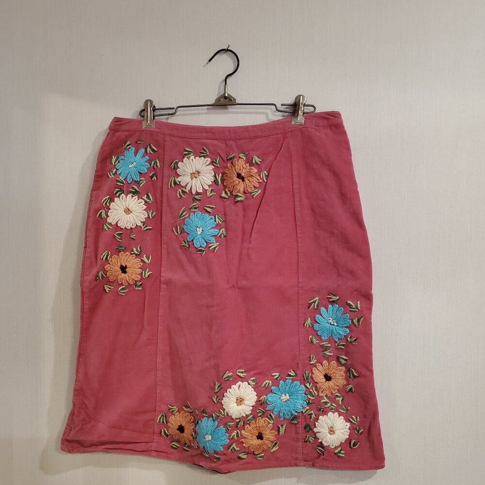 Persaman New York Pink Yarn Embroidered  Flower Skirt  Size 10